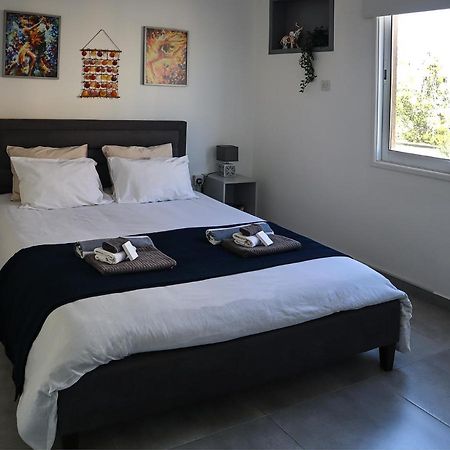 Alex'S Vacation Suite - 100M From The Beach - 6 Guests Paphos Bagian luar foto