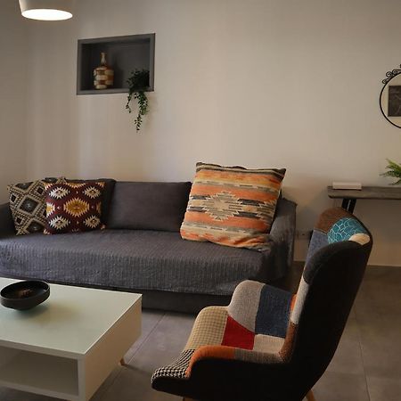Alex'S Vacation Suite - 100M From The Beach - 6 Guests Paphos Bagian luar foto