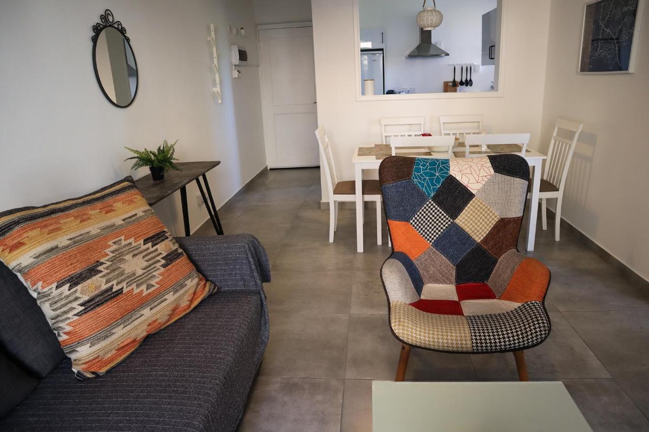Alex'S Vacation Suite - 100M From The Beach - 6 Guests Paphos Bagian luar foto