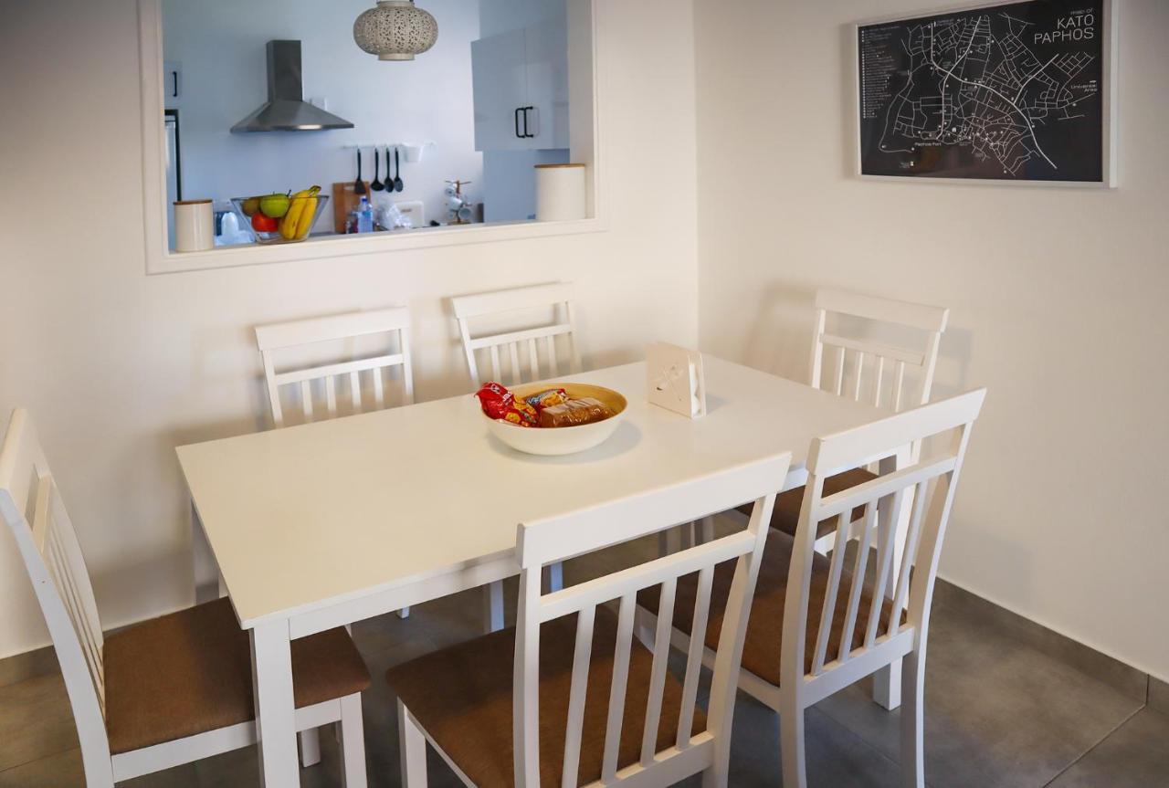 Alex'S Vacation Suite - 100M From The Beach - 6 Guests Paphos Bagian luar foto