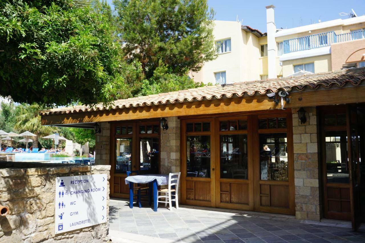 Alex'S Vacation Suite - 100M From The Beach - 6 Guests Paphos Bagian luar foto